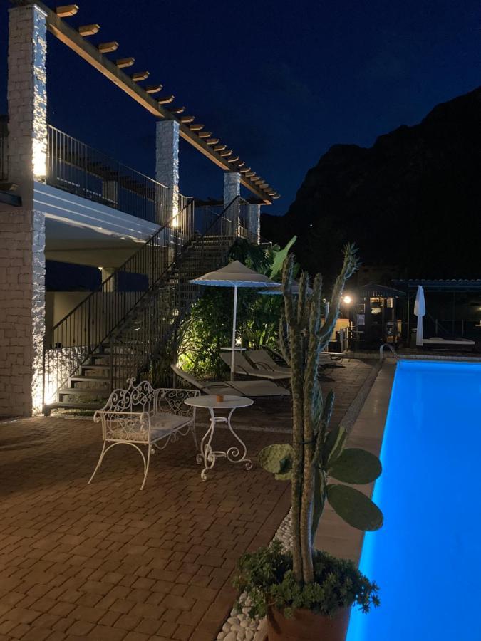 Residenza Le Due Torri Riva del Garda Exterior foto