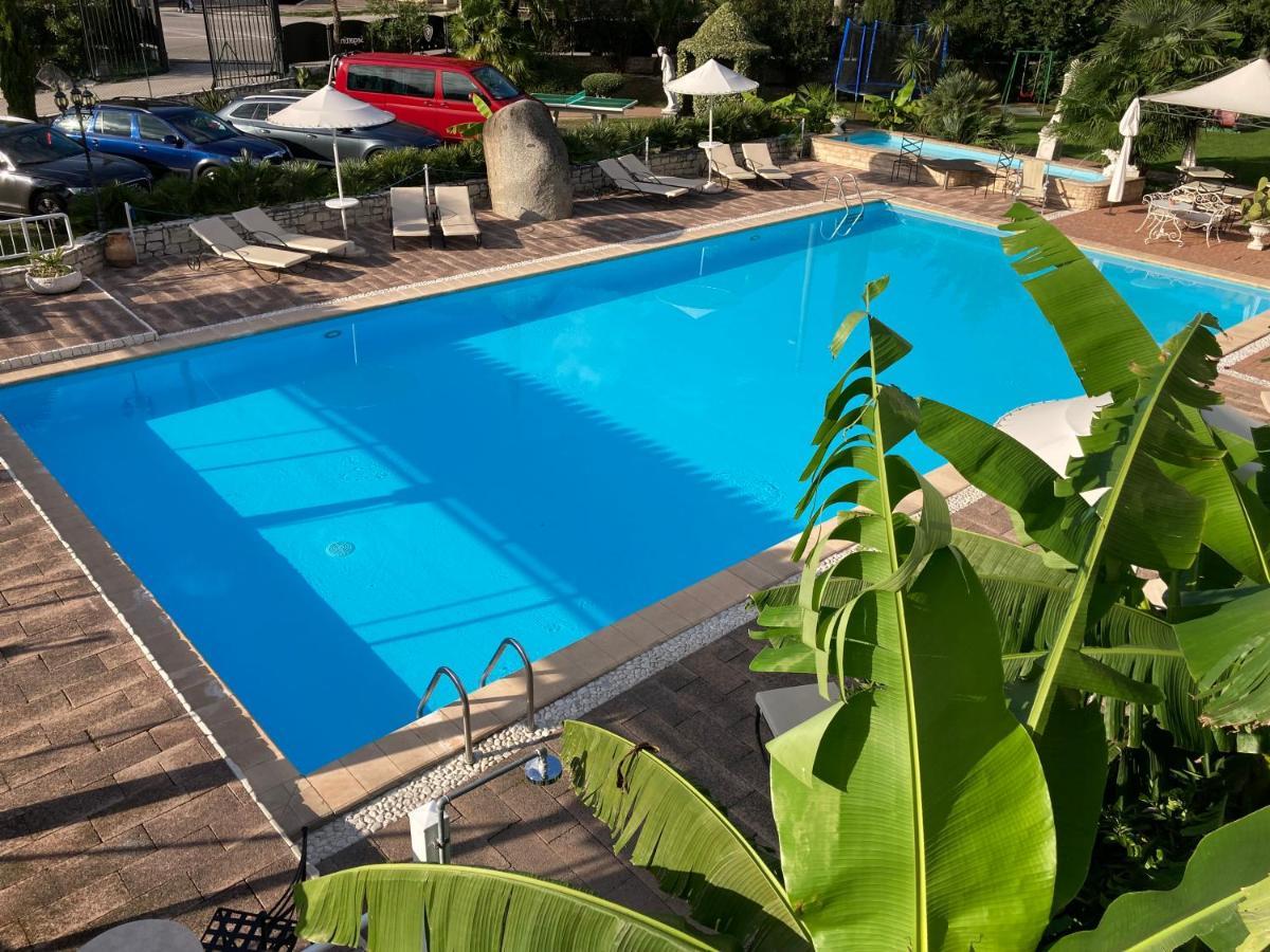 Residenza Le Due Torri Riva del Garda Exterior foto