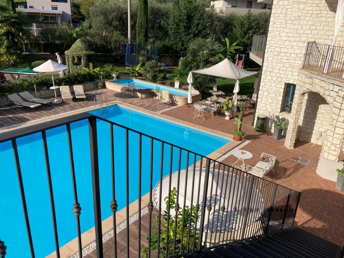 Residenza Le Due Torri Riva del Garda Exterior foto