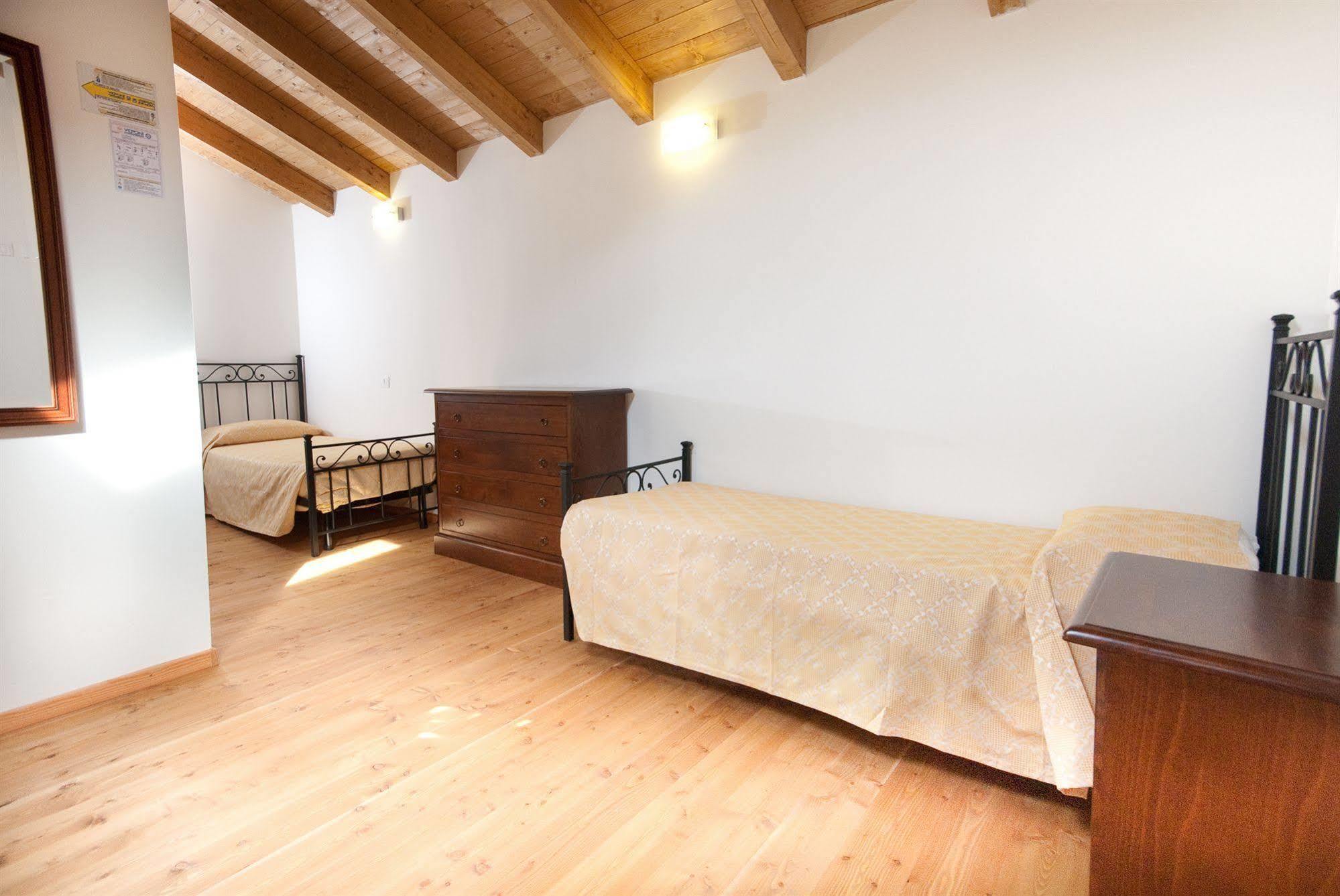 Residenza Le Due Torri Riva del Garda Exterior foto